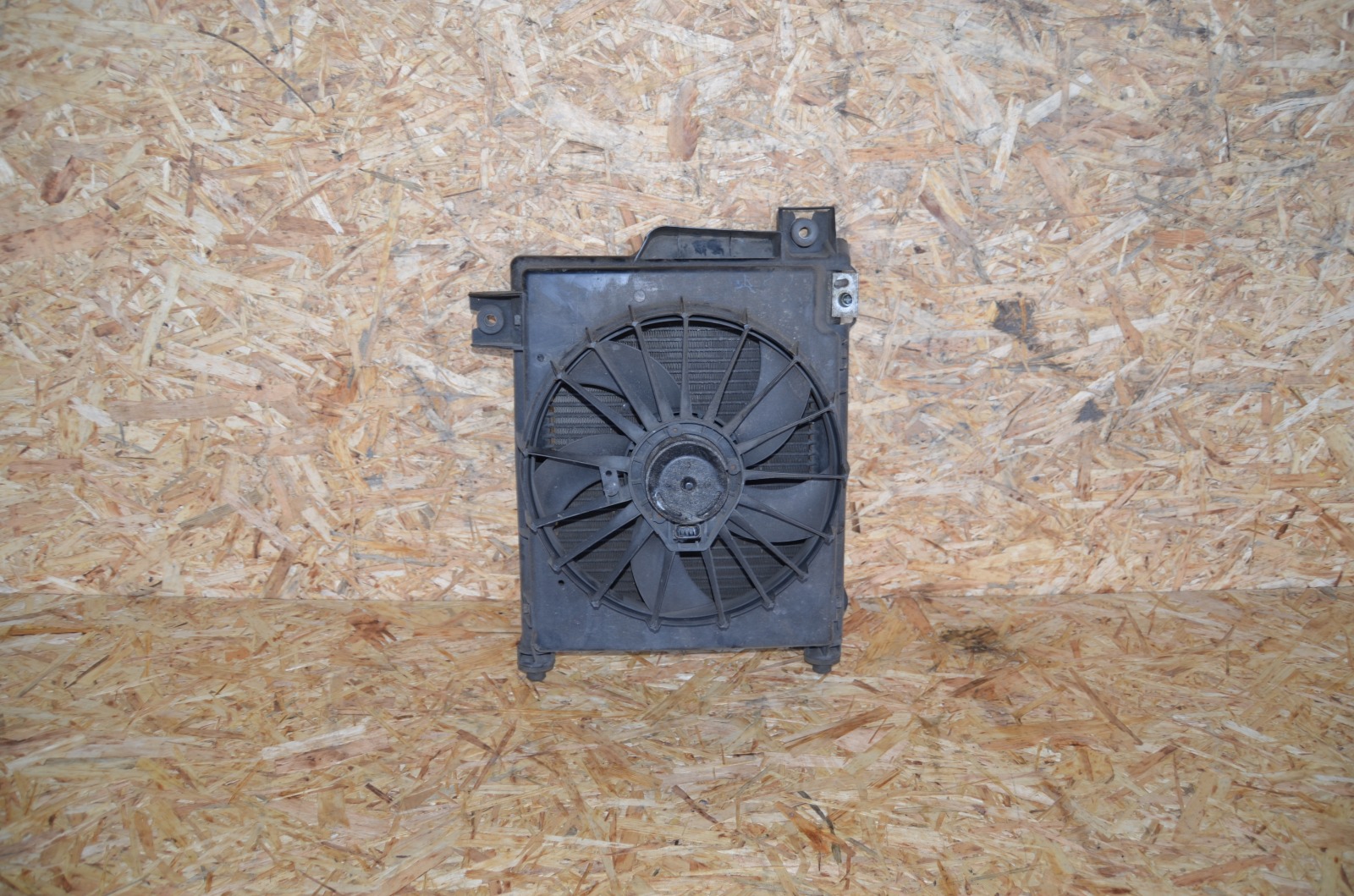 Радиатор кондиционера Ram 2004 5.7L