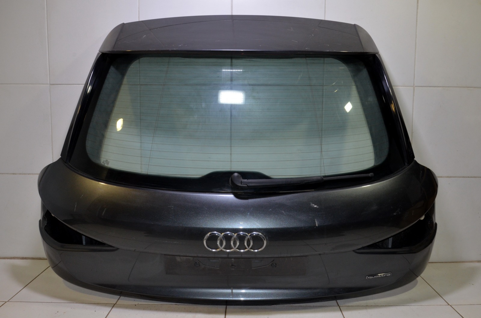 Крышка багажника AUDI Q3 2011+ 8U 8U0827025 Б/У