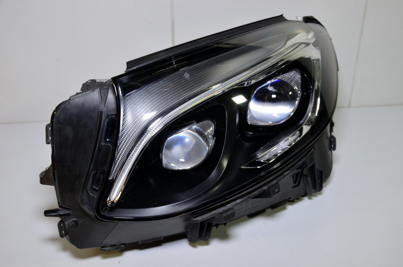 Фара левая GLC-Class 2015+ X253 FULL LED