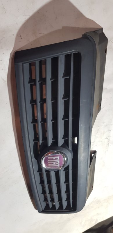 Решетка радиатора Doblo 2005-2015 1.4