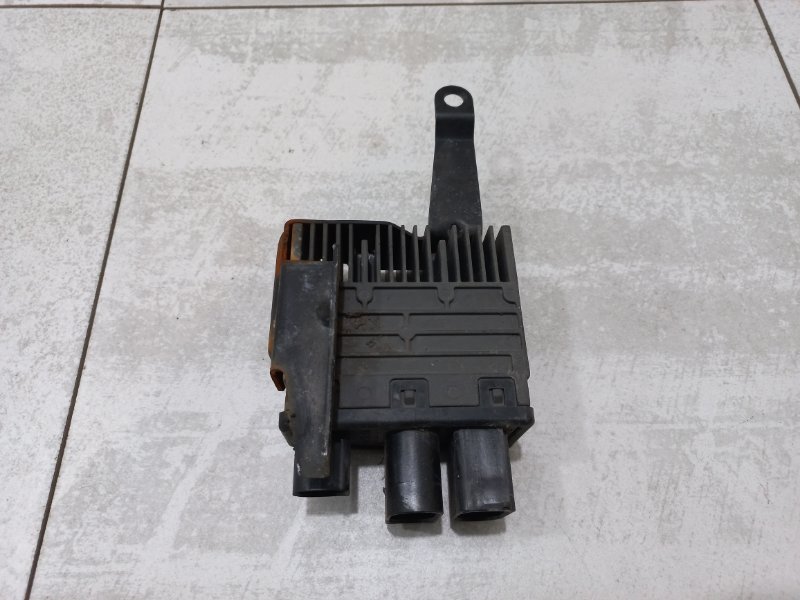 Блок управления вентилятором Audi S4 B6 4.2