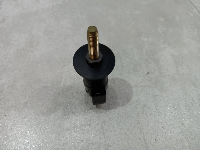 Кнопка кикдаун 540 1994 E34 M60B40
