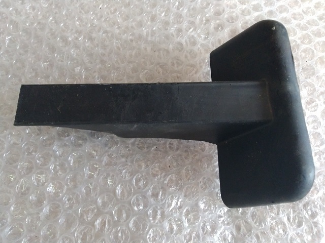Запчасть кожух защитный кронштейна замка капота MAZDA 3 (BK) 2002-2009 BR5V50191B Б/У Кожух защитный кронштейна замка капота MAZDA 3 (BK) 2002-2009 BR5V50191B Б/У