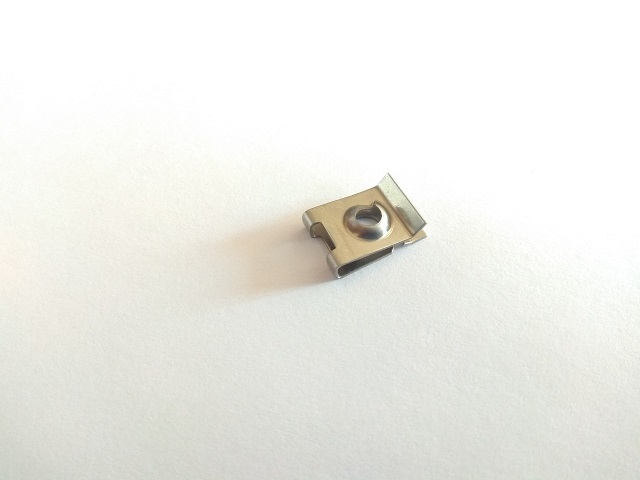 Закладная гайка под саморез м4. Клипса закладная саморез серая opel. Клипса подкрылка акцент тагаз артикул. Закладная для подкрылка vag. Скоба крепления подкрылка ford focus 2.