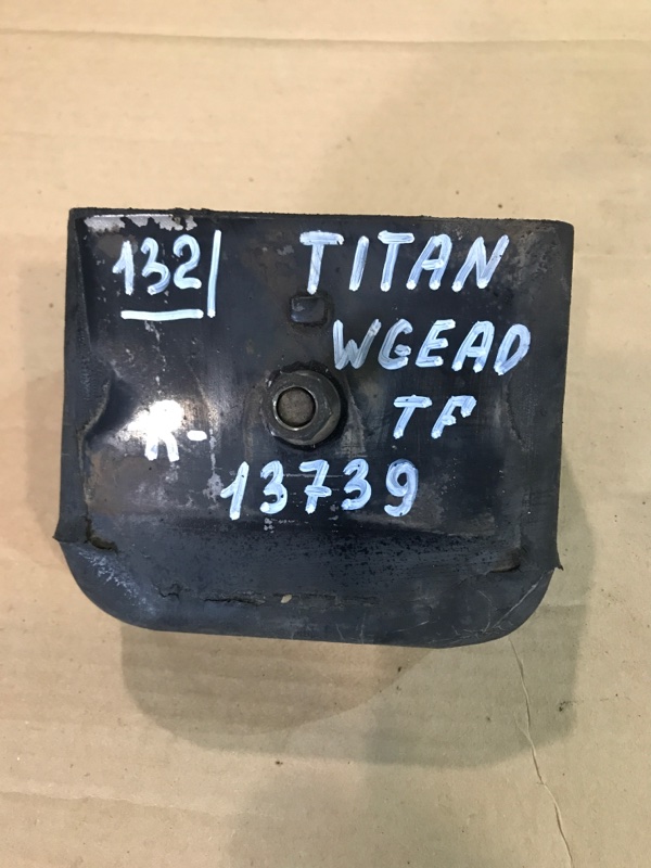 Подушка двигателя правая Mazda Titan 1999 WGEAD TF контрактная