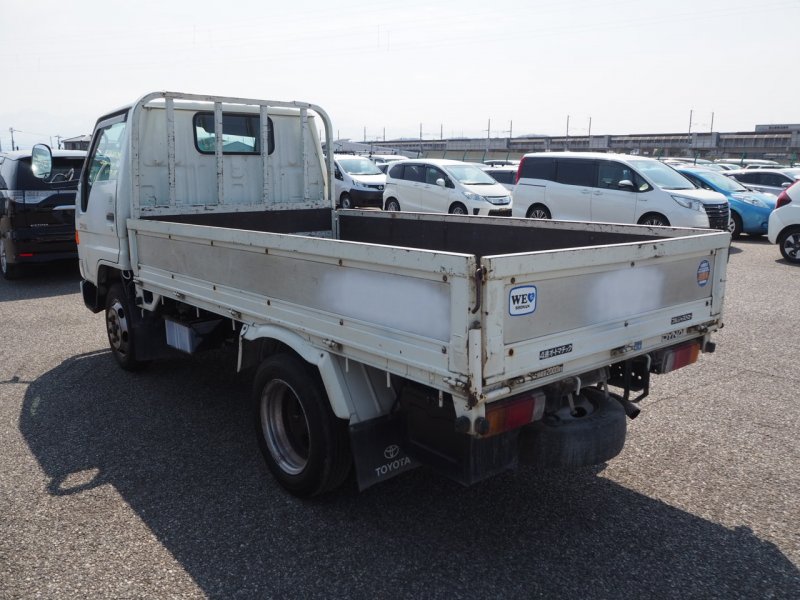 Кузов бортовой Toyota Dyna BU107 15B