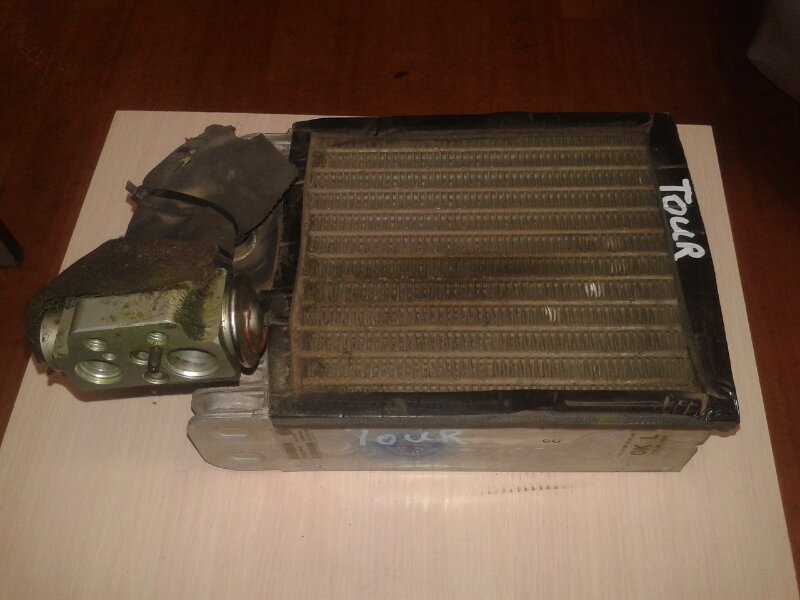 Радиатор кондиционера Touareg 2005 7LA AXQ