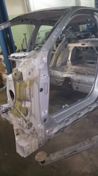 Стойка кузова передняя левая BMW 5-Series 2007 E60 N52B25A 41217111325 Б/У