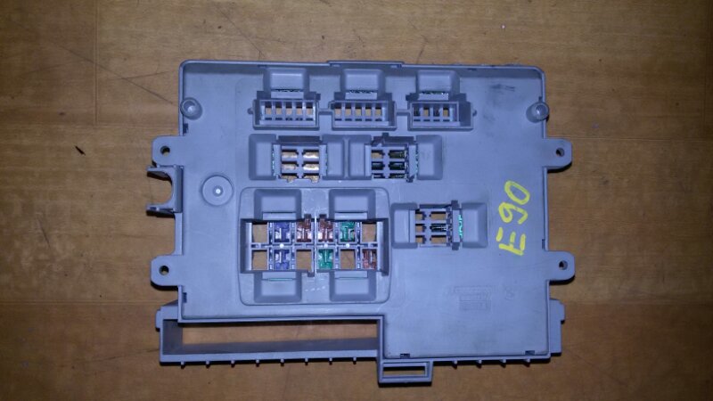 Блок предохранителей 3-Series 2006 E90 N52B25