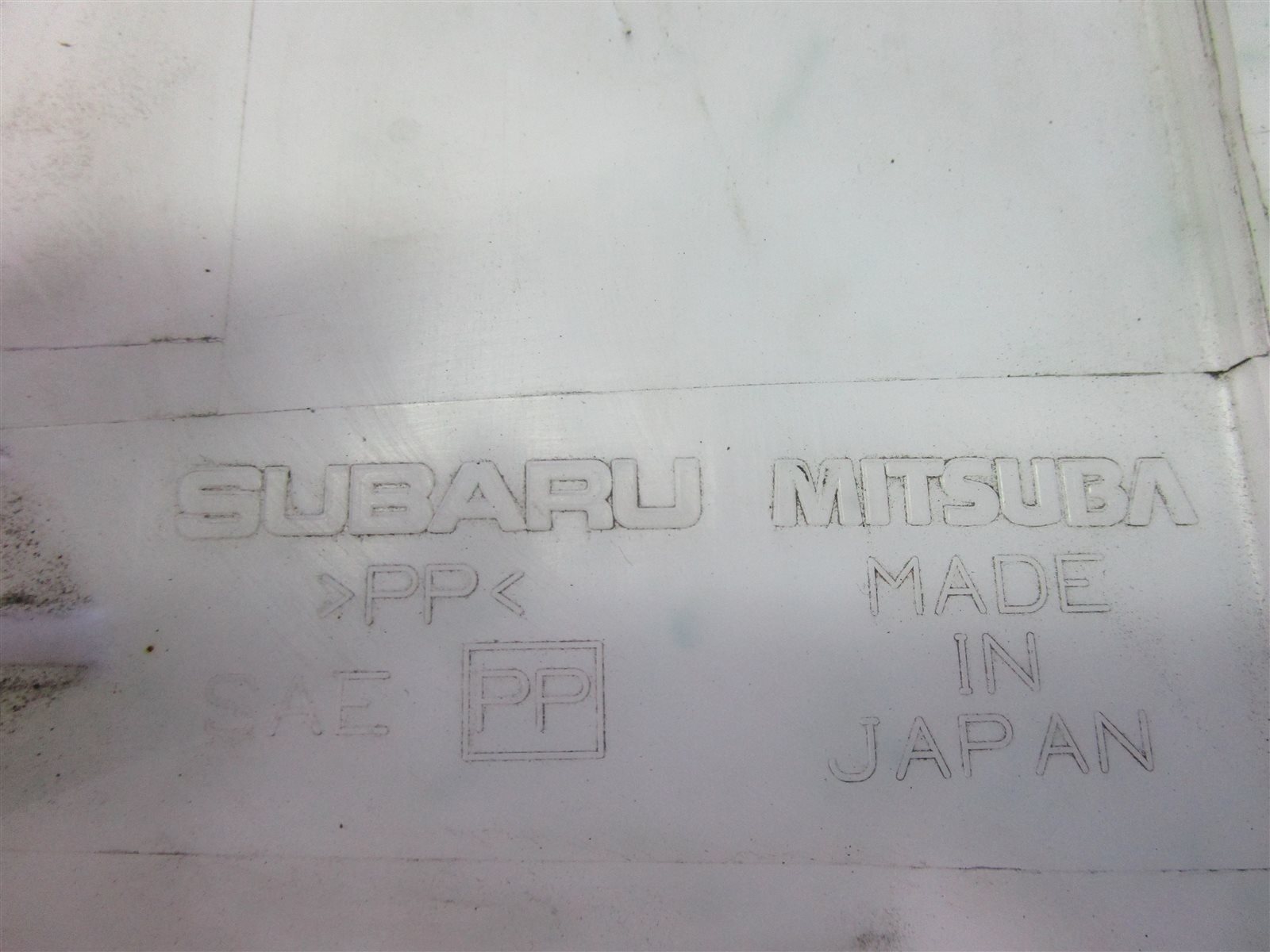 Бачок омывателя Subaru Legacy BP5 EJ20XHB