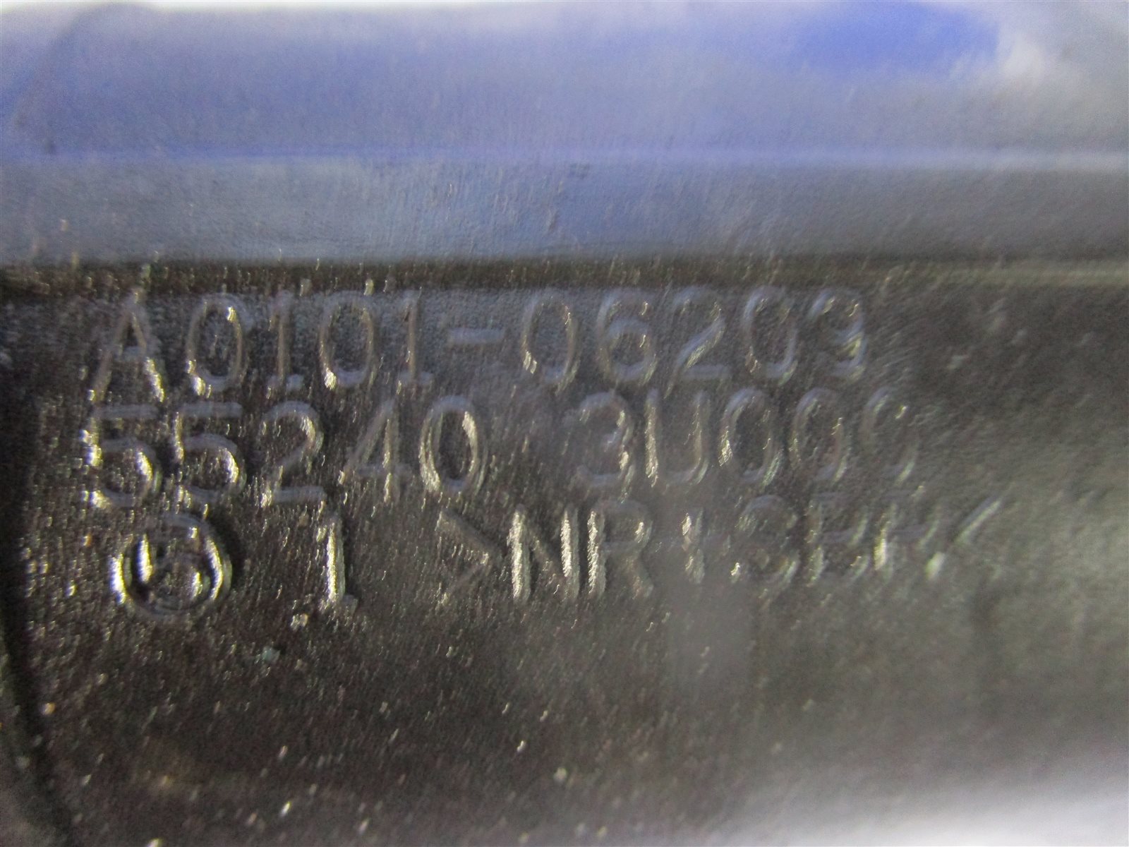 Амортизатор передний Nissan Bluebird Sylphy KG11-009471 MR20DE