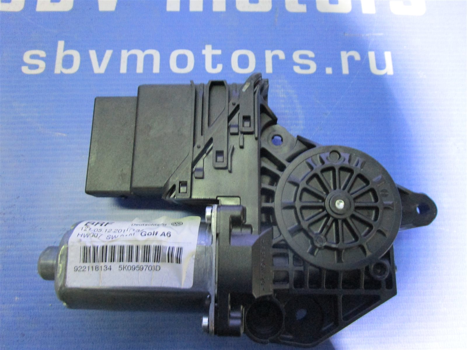 Мотор стеклоподъемника задний левый Volkswagen Golf 4 HW007Sw2101 контрактная