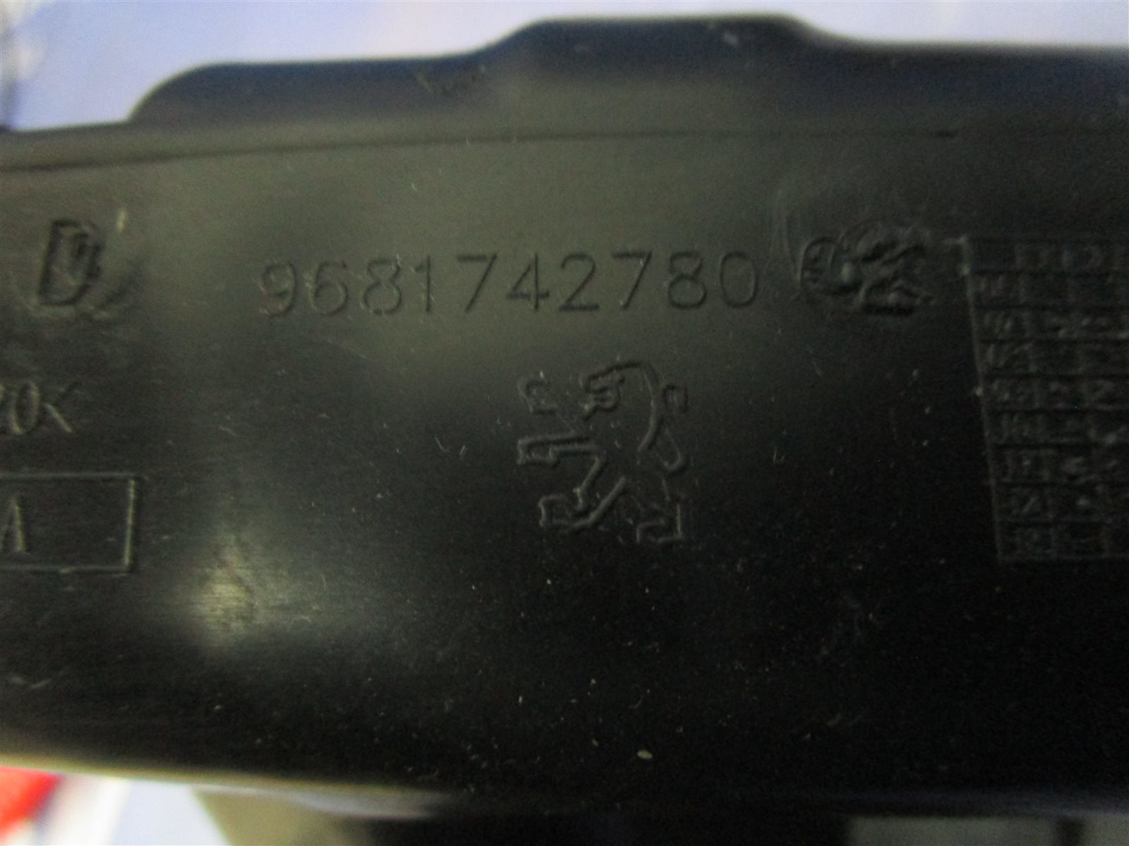 Направляющая бампера задняя 308 2009 4E / 4B EP6
