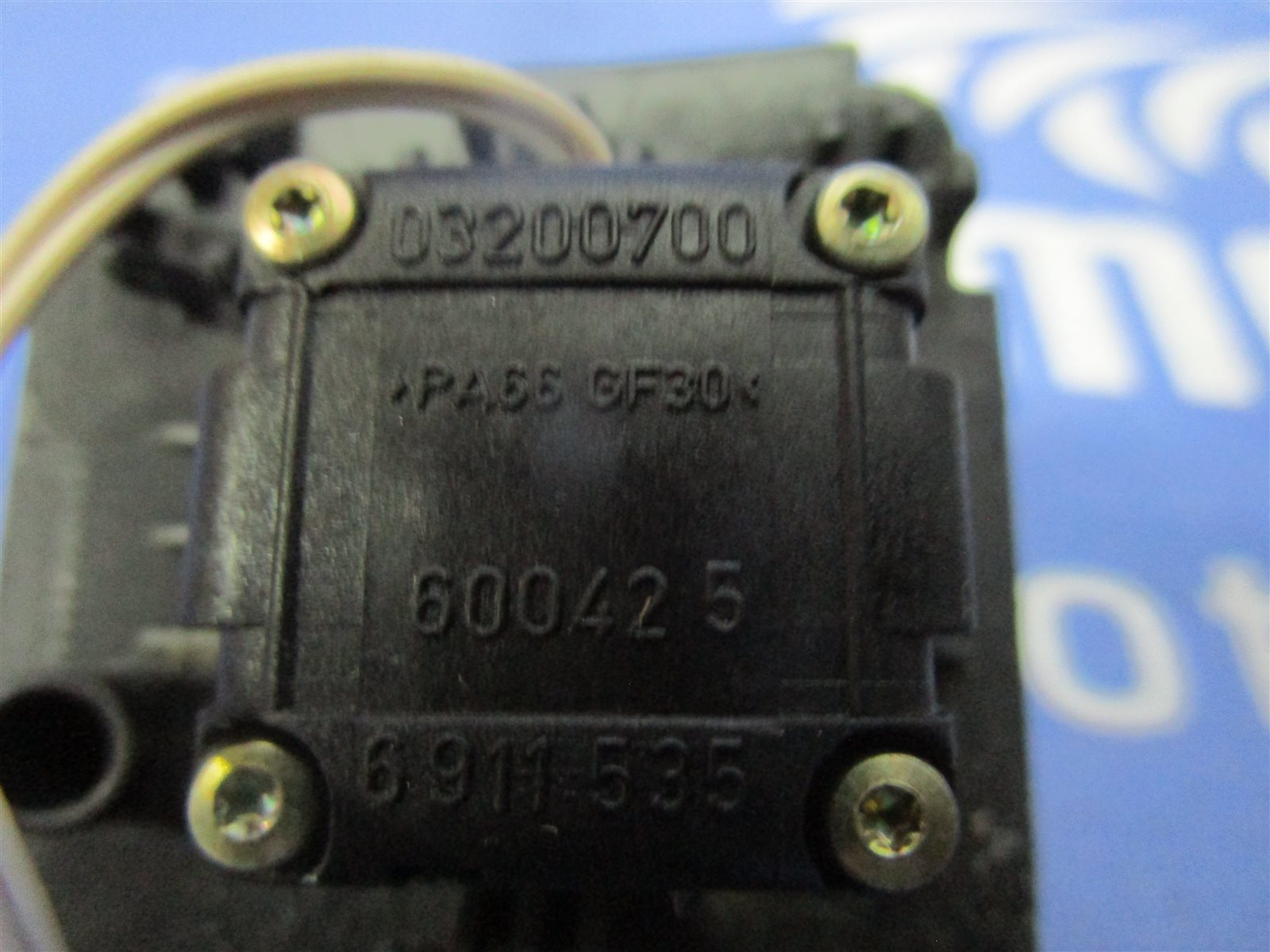 Кнопка регулировки рулевой колонки 7-series 2002 E65/66 N62B44A