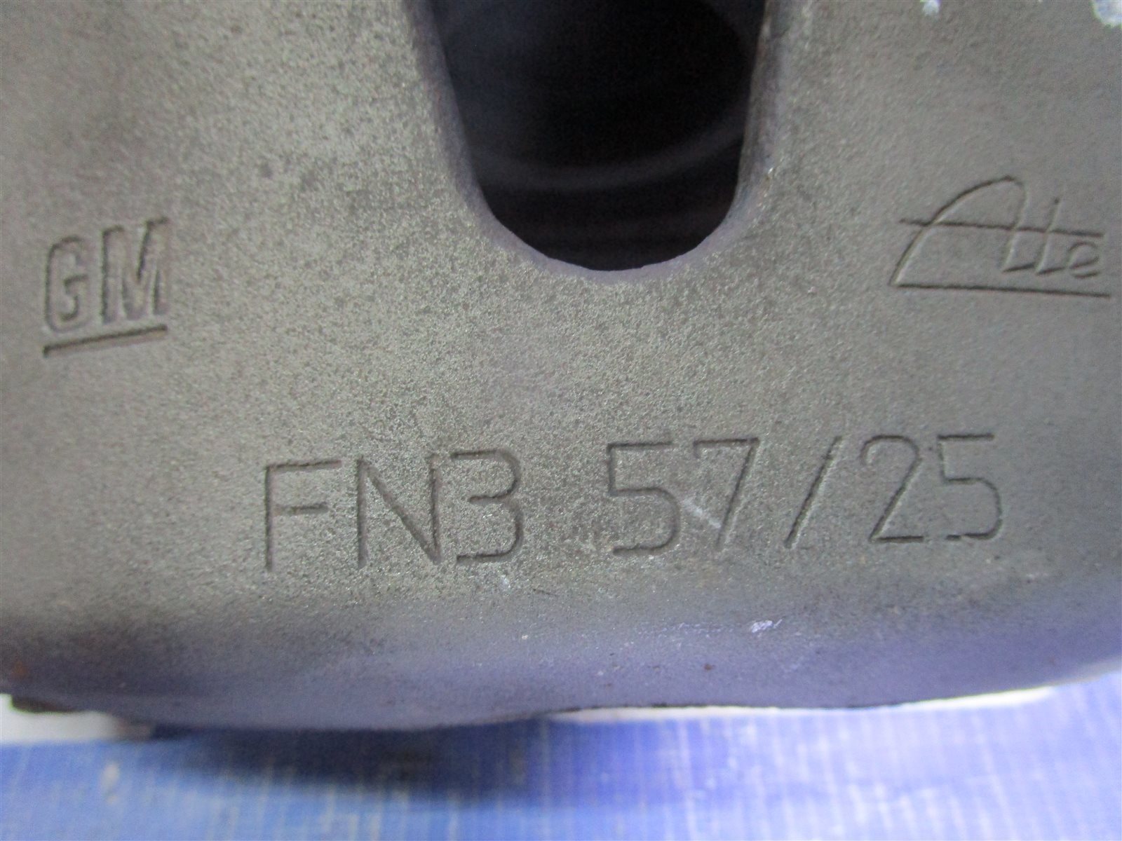 Суппорт тормозной передний правый Zafira 2007 B / A05 Z18XER