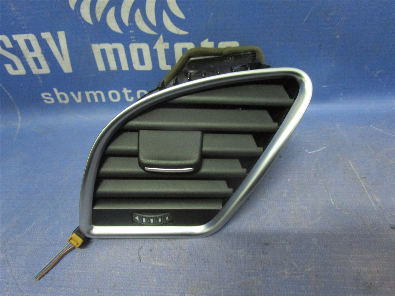 Дефлектор A4 2011 B8 8K2 / 8K5 CDN Дефлектор A4 2011 B8 8K2 / 8K5 CDN