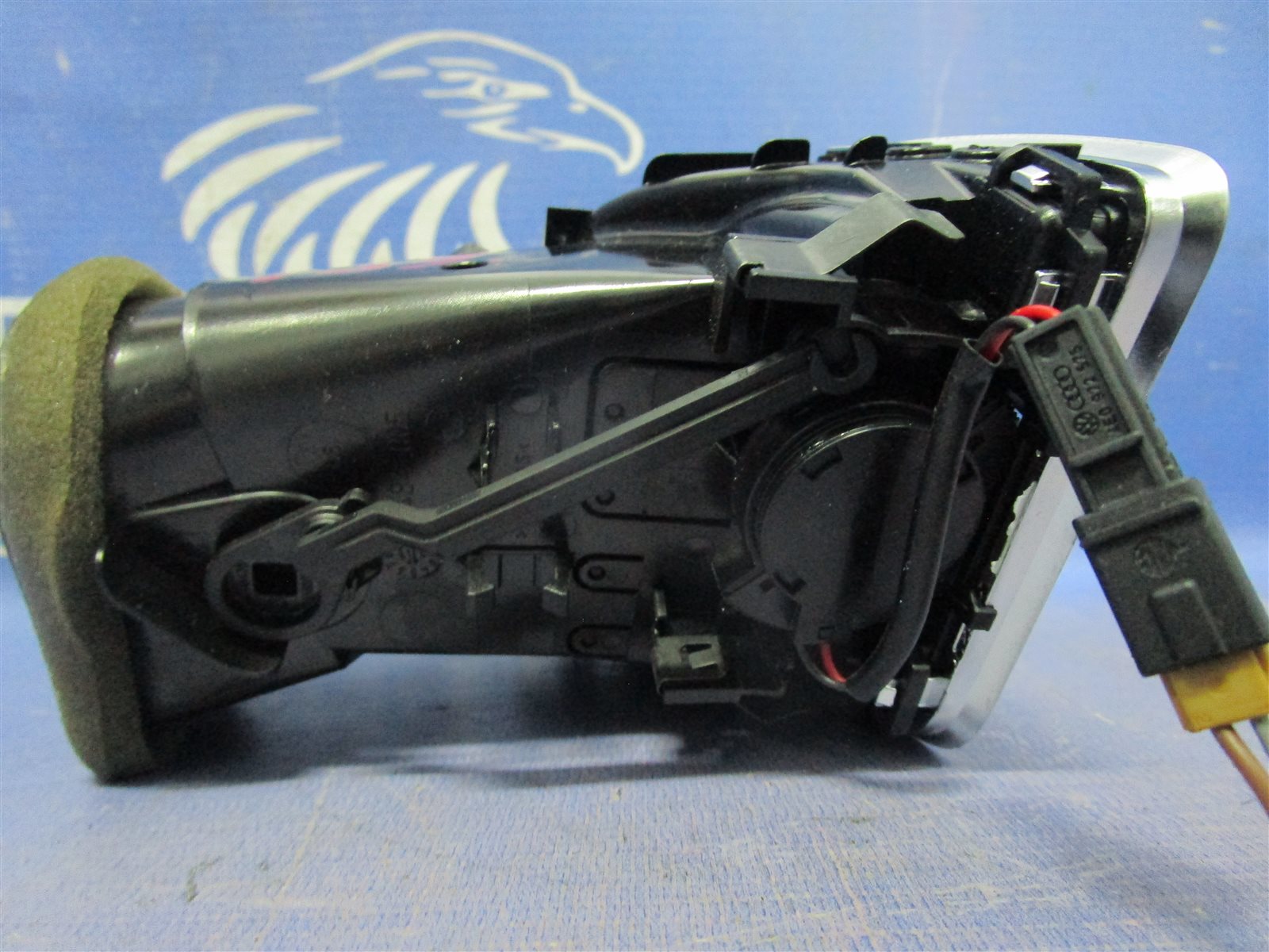 Дефлектор A4 2011 B8 8K2 / 8K5 CDN Дефлектор A4 2011 B8 8K2 / 8K5 CDN