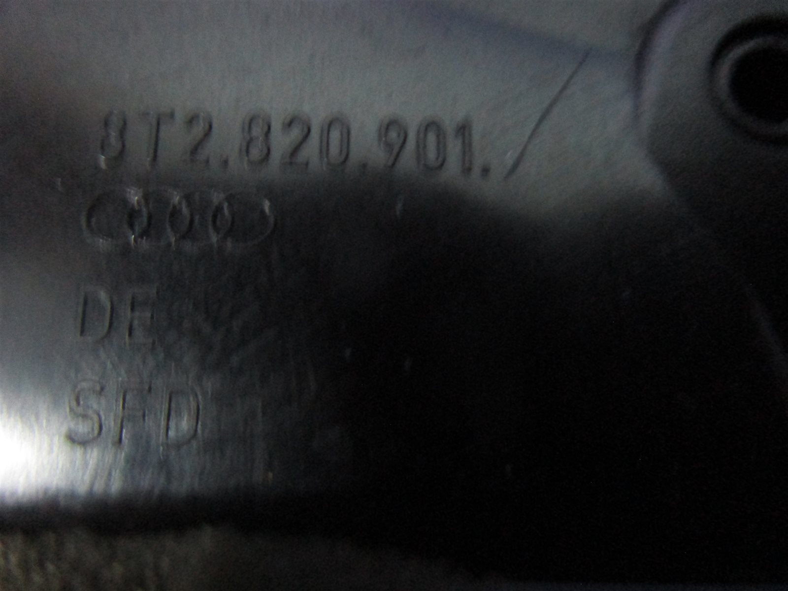 Дефлектор A4 2011 B8 8K2 / 8K5 CDN Дефлектор A4 2011 B8 8K2 / 8K5 CDN