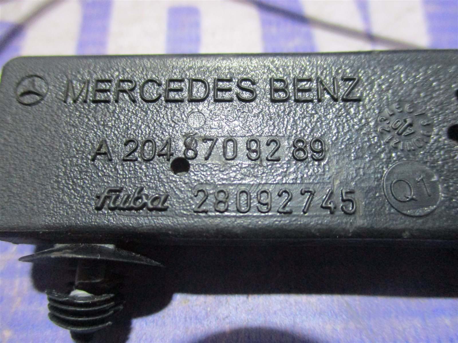 Антенна Mercedes-Benz C W204 271950