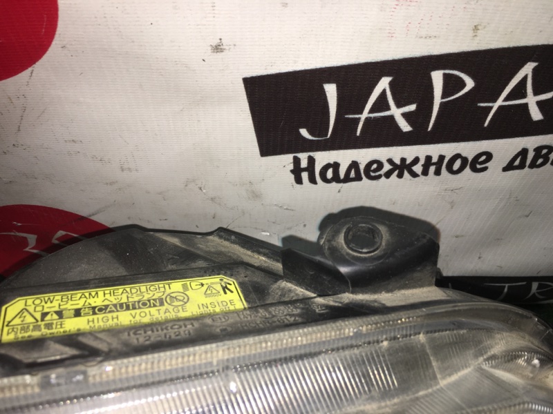 Фара передняя правая TOYOTA BLADE GRE156 2GR-FE