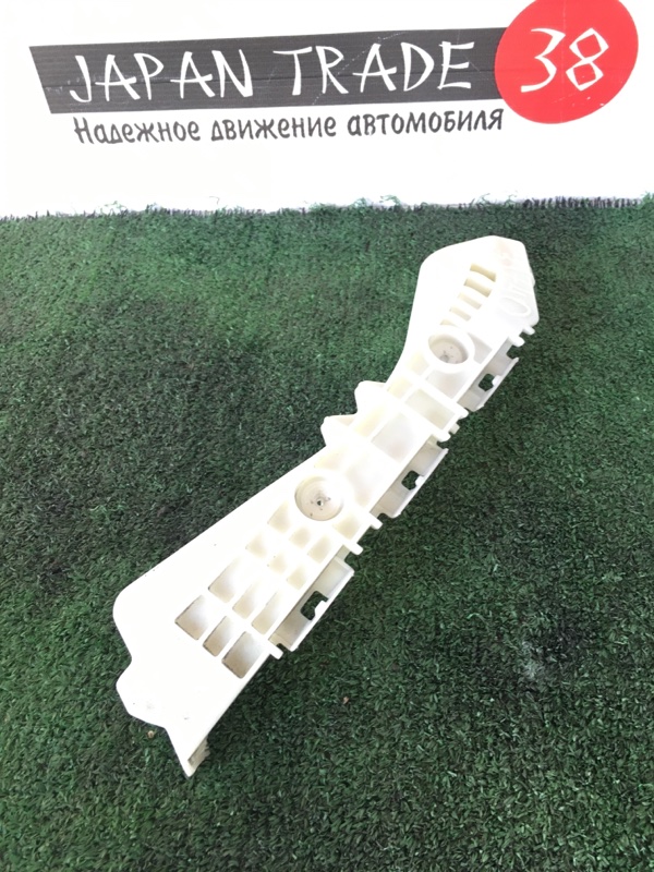 Крепление бампера заднее правое TOYOTA BLADE AZE154 2AZ-FE 52575-12170 контрактная