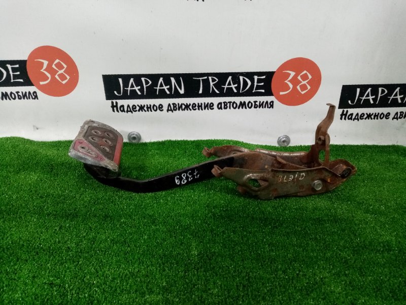 Педаль тормоза TOYOTA BLADE AZE154