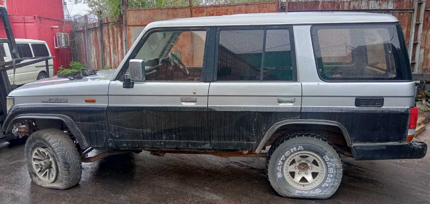 Кнопка Toyota Land Cruiser LJ78 2L-TE 8465390K00 id53367 запчасть  контрактная купить в Нижнем Новгороде, цена 500₽