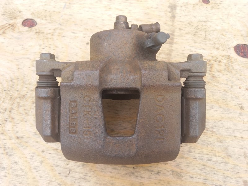 Тормозные суппорта шевроле лачетти передние. Передний суппорта лачетти. Шевроле лачетти скоба суппорта переднего артикул. Передний суппорта лачетти. Суппорт тормозной задний лачетти 1.