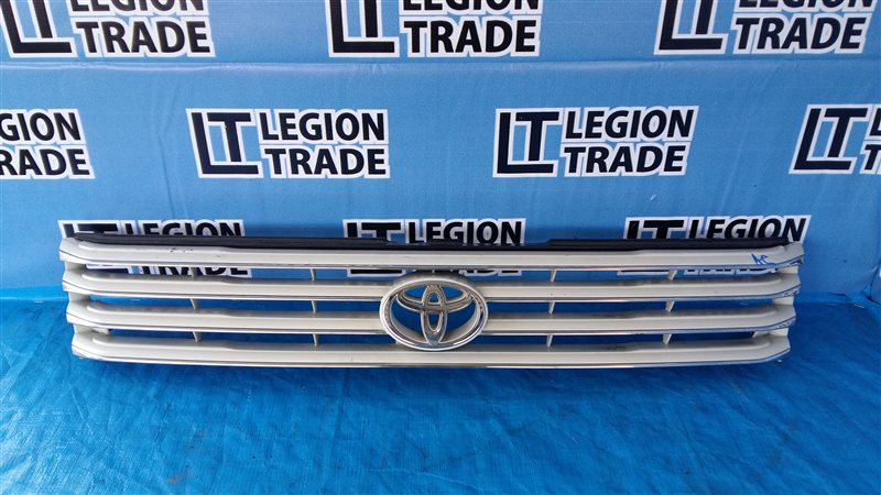 Решетка радиатора TOYOTA HIACE REGIUS RCH41 53111-26170 контрактная