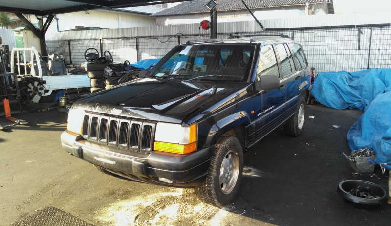 Решетка радиатора GRAND CHEROKEE ZJ AMC242 608MX13