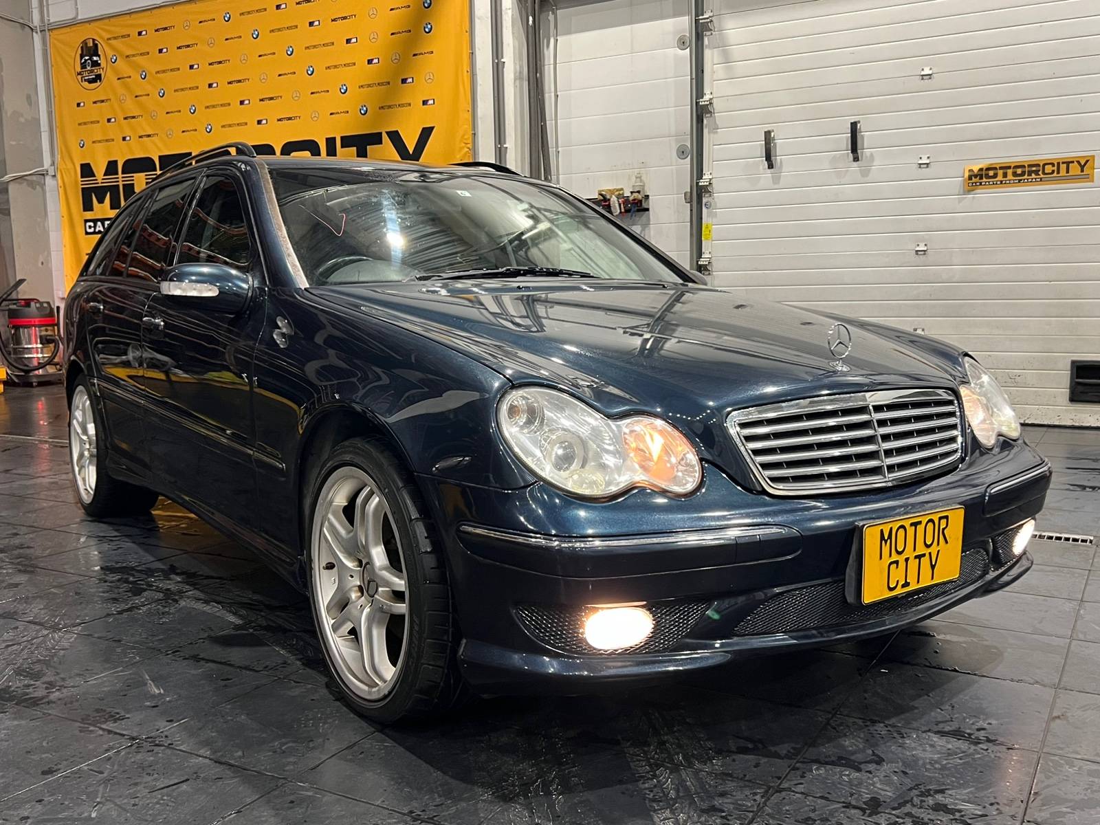 Автомобиль в разбор Mercedes-Benz 2003 S203 M112.912 2.6 1489-276 В Москве