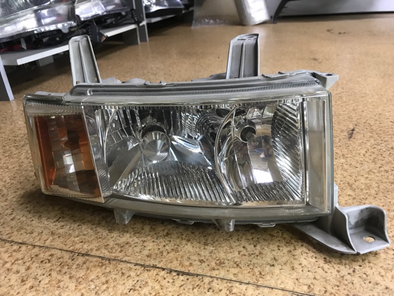 Фара передняя правая Toyota BB 2001 NCP30 1NZ-FE Б/У