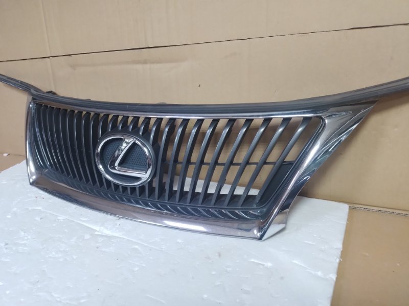 Решетка радиатора передняя Lexus IS250 GSE21