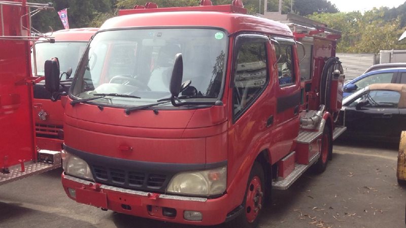 Брызговик передний правый HINO DUTRO XZU331 S05D