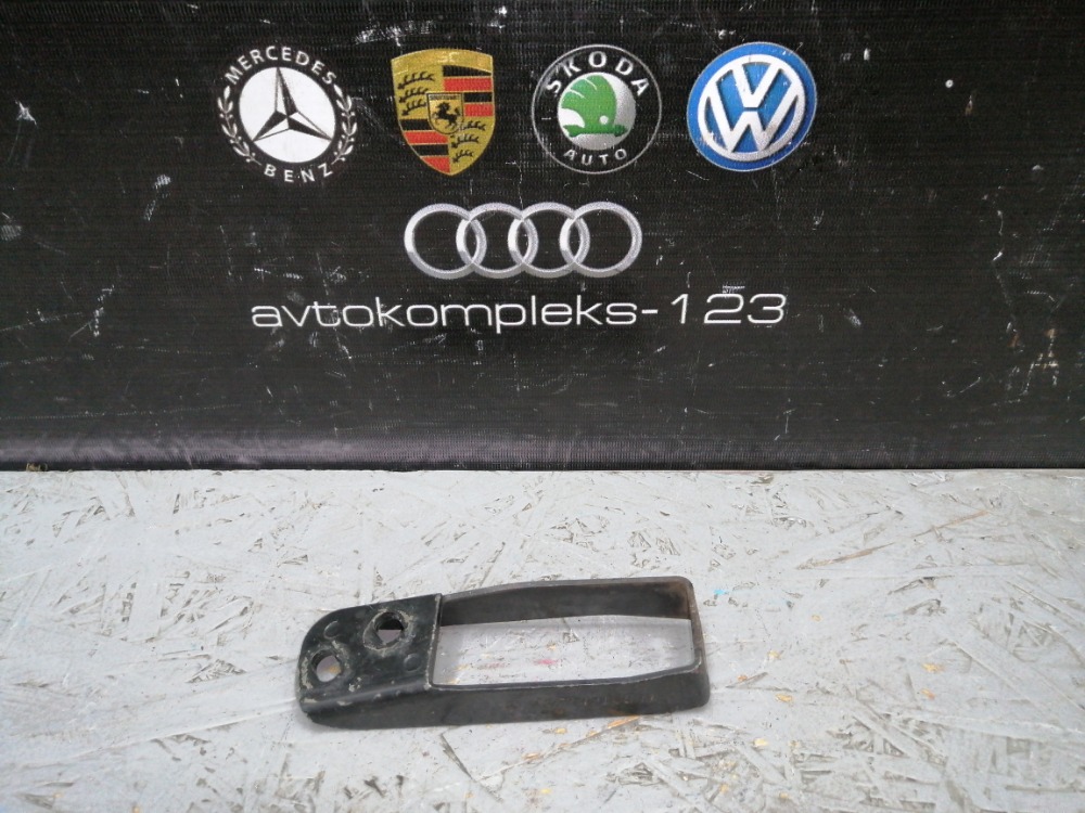 Кронштейн катализатора Mercedes-Benz R-Class 2006 W251 272.967 A2514910841 контрактная