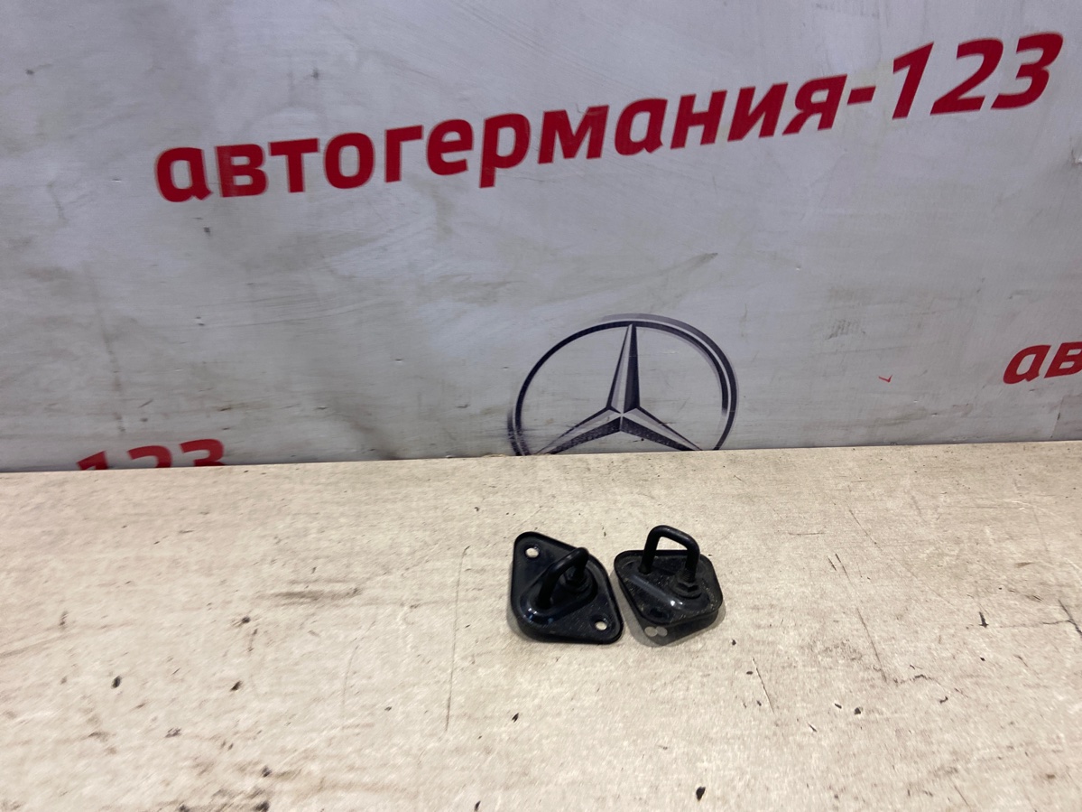 Крючок капота Mercedes E350 W212 A2128800060 контрактная