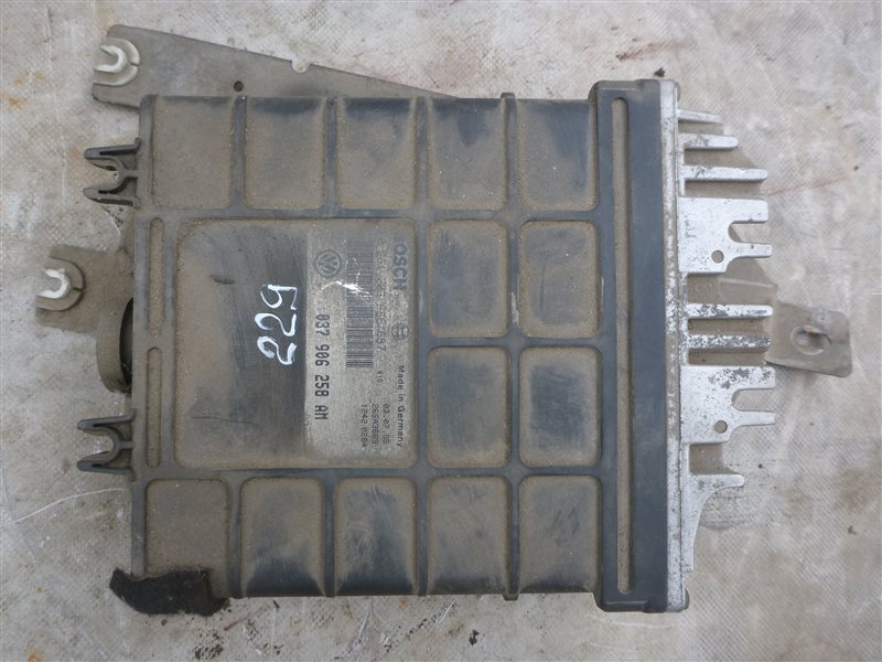 Блок управления ДВС Volkswagen Passat 4 1995 B4 AEK 037906258am Б/У