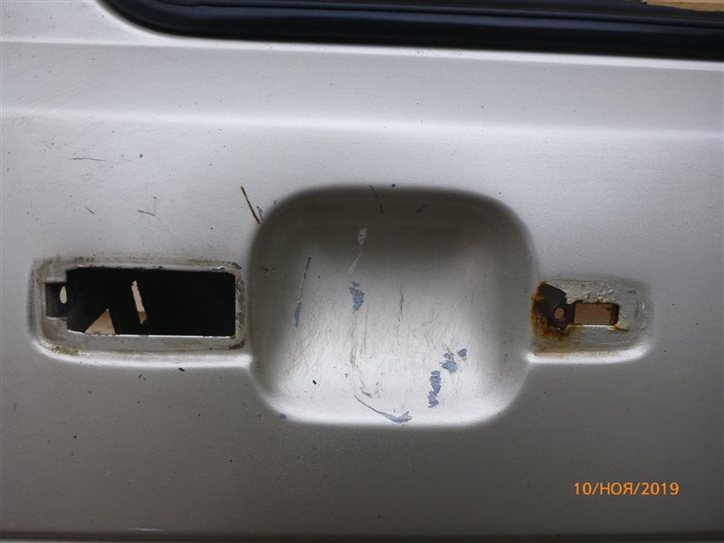 Дверь передняя правая Golf 1988 Mk2 RF