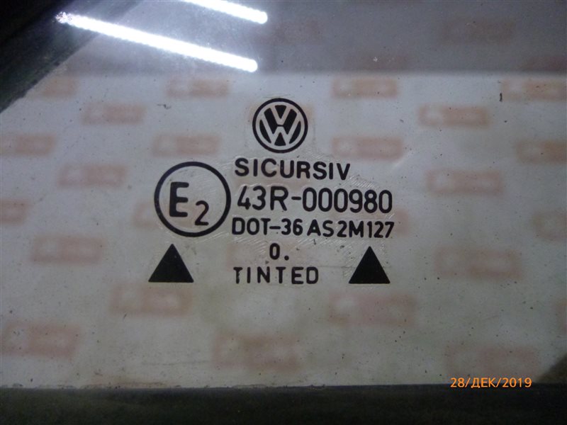 Стекло заднее правое Volkswagen Passat B3 1.8