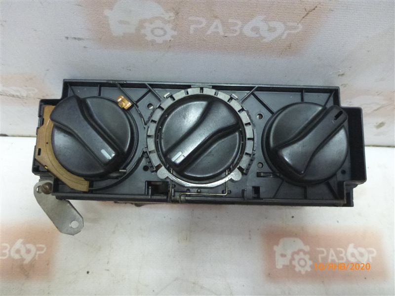 Блок управления печкой Volkswagen Passat 3 1990 B3 RP 357819045a Б/У