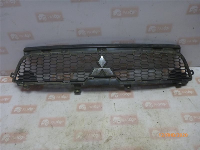 Решетка радиатора Mitsubishi Outlander 2011 CW4W 4B12 6402a198 Б/У