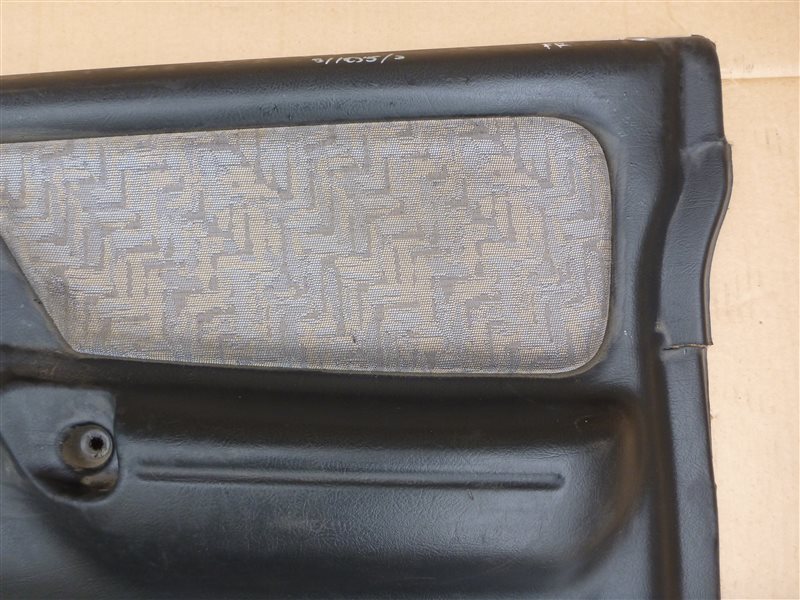 Обшивка двери передняя правая ГАЗ 31105 седан 40620D