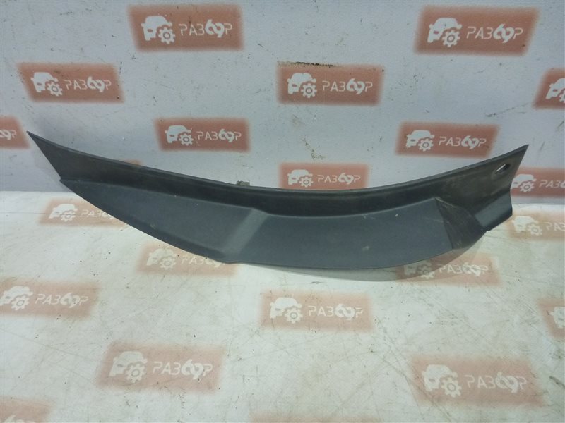 Накладка крышки багажника правая Lexus RX330 2005 MHU38 3MZ-FE 6445748010 Б/У