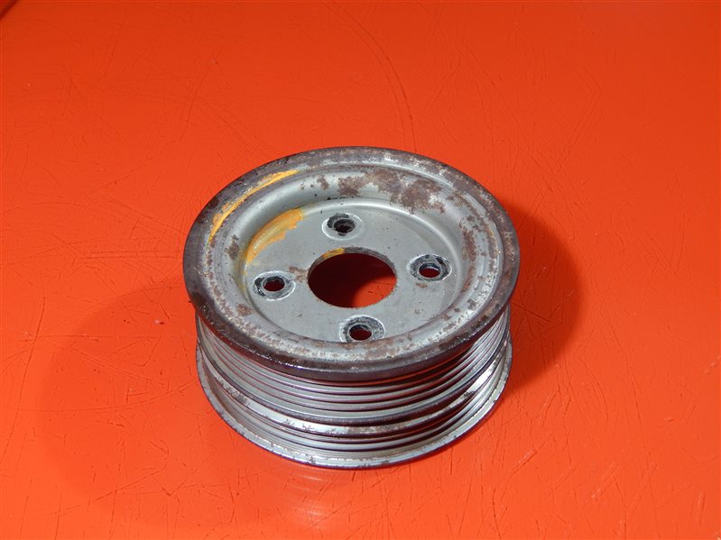 Шкив помпы Toyota Avensis AT221 7A-FE 16371-02030 Б/У