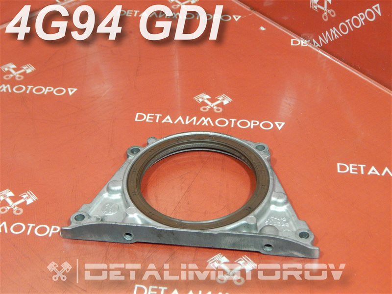 Крышка коленвала Mitsubishi 4G94 MD301257 Б/У