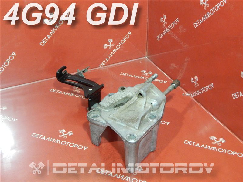 Кронштейн опоры двигателя Mitsubishi Aspire GH-EC7A 4G94 MD370603 Б/У