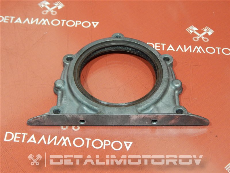 Крышка коленвала Mitsubishi 4D65T