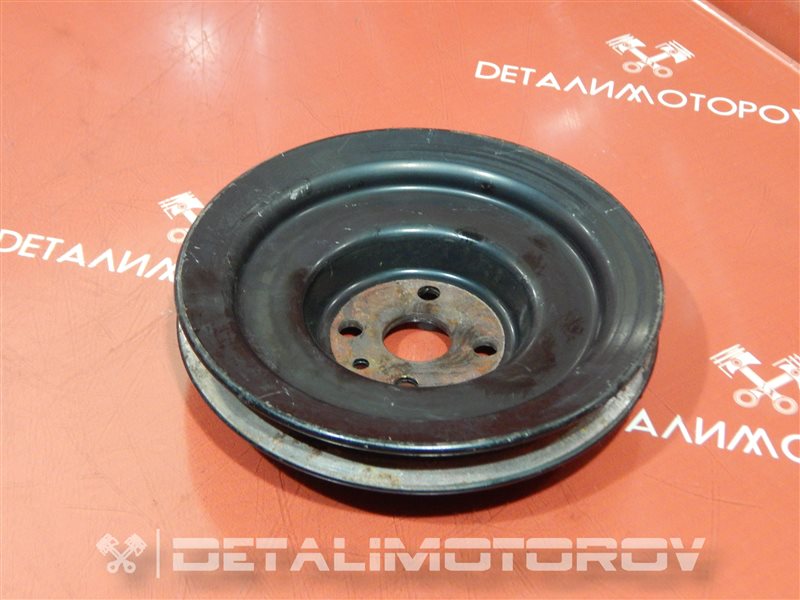 Шкив помпы Mitsubishi 4D65T