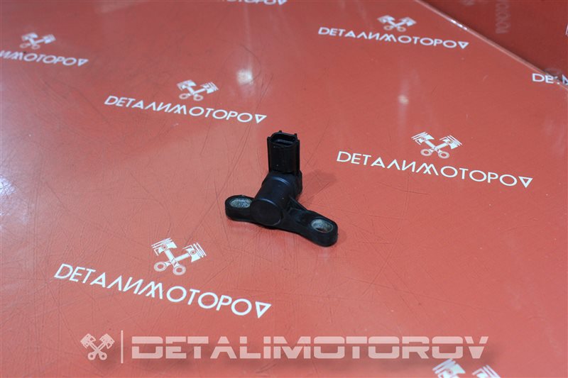 Датчик положения коленвала Mazda L3C1 L813-18-221A Б/У