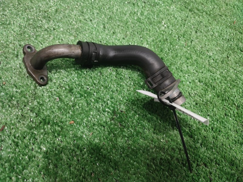 Система охлаждения бмв е90. Патрубок системы охлаждения на бмв. Крепление патрубка охлаждения турбины бмв f20. 4. Система охлаждения bmw e90 n46.